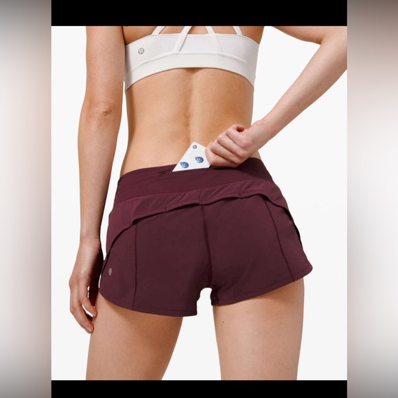 Lululemon Speed Up Short 2.5” in Cassis , size 6 - Picture 4 of 11